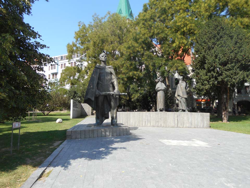 Братислава. Памятник Словацкому Национальному восстанию